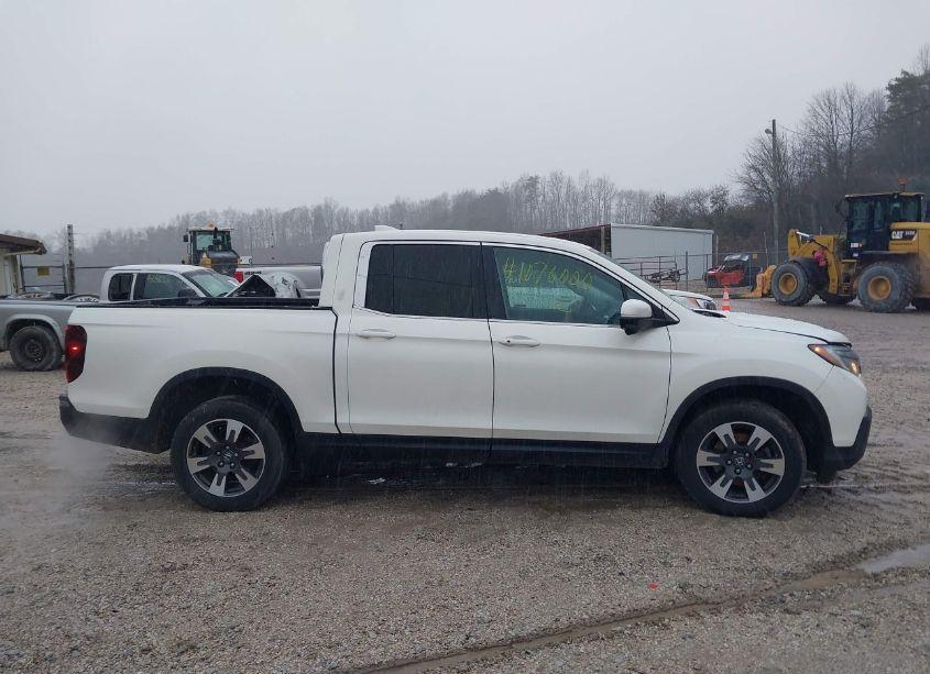 Photo 13 of 2019 Honda Ridgeline RTL-T (VIN 5FPYK3F6XKB013554)