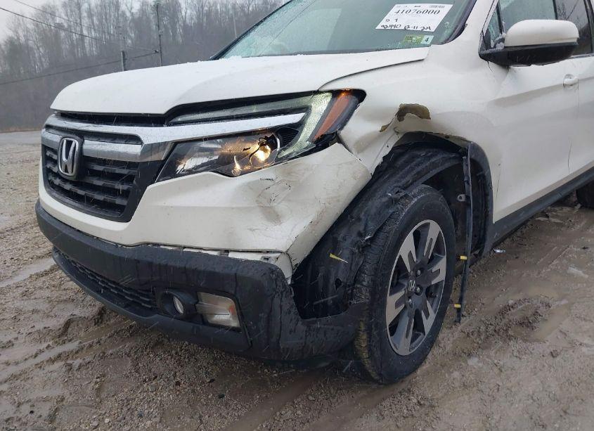 Photo 6 of 2019 Honda Ridgeline RTL-T (VIN 5FPYK3F6XKB013554)