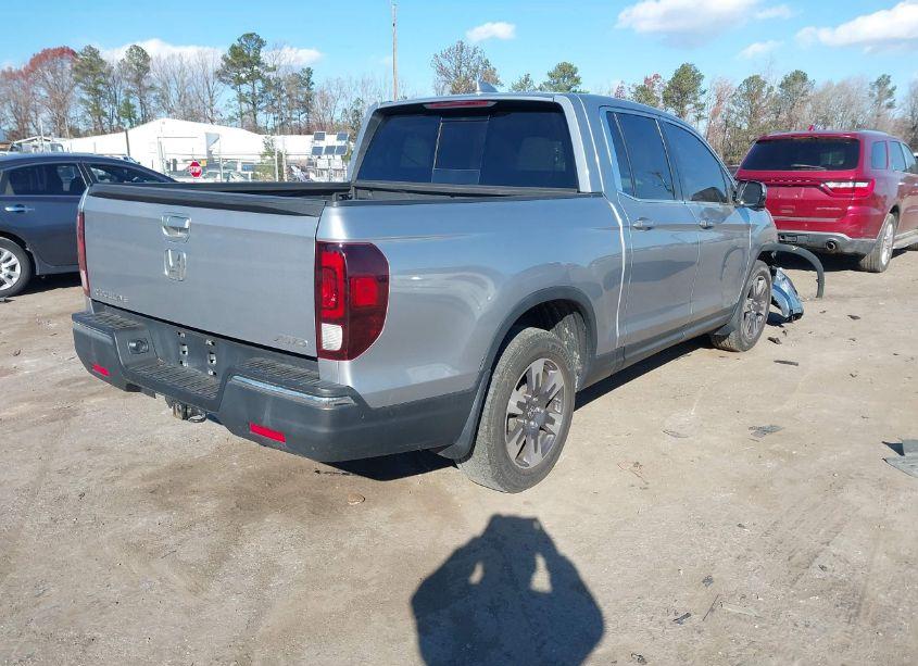 Photo 4 of 2019 Honda Ridgeline RTL-T (VIN 5FPYK3F6XKB020486)