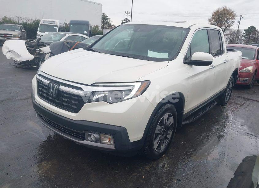 Photo 2 of 2019 Honda Ridgeline RTL-E (VIN 5FPYK3F70KB024197)