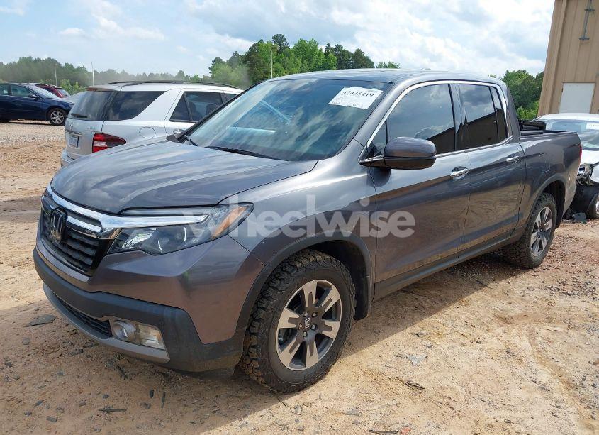 Photo 2 of 2017 Honda Ridgeline RTL-E (VIN 5FPYK3F71HB011631)