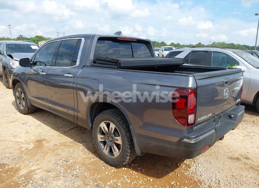 Photo 3 of 2017 Honda Ridgeline RTL-E (VIN 5FPYK3F71HB011631)