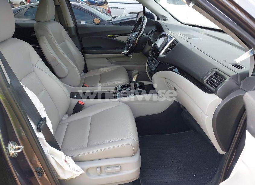 Photo 5 of 2017 Honda Ridgeline RTL-E (VIN 5FPYK3F71HB011631)