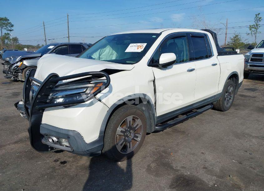 Photo 2 of 2018 Honda Ridgeline RTL-E (VIN 5FPYK3F71JB001753)