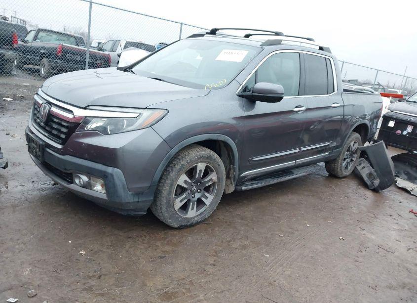 Photo 2 of 2018 Honda Ridgeline RTL-E (VIN 5FPYK3F71JB005320)
