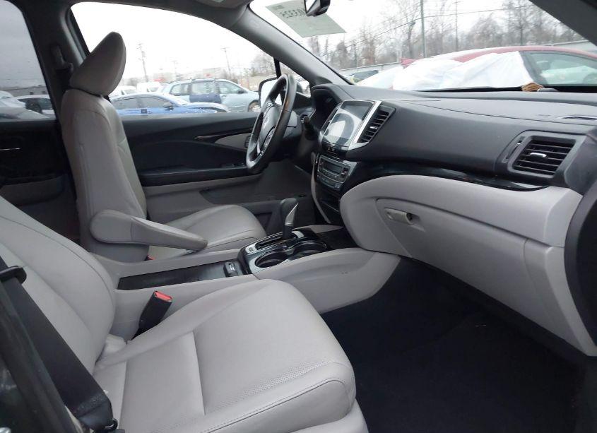 Photo 5 of 2018 Honda Ridgeline RTL-E (VIN 5FPYK3F71JB005320)