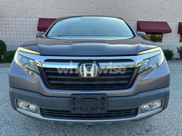 Photo 4 of 2019 HONDA RIDGELINE RTL (VIN 5FPYK3F71KB009532)