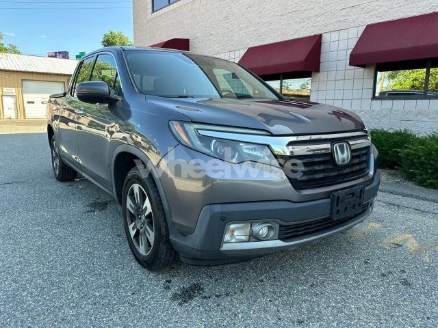 Photo 6 of 2019 HONDA RIDGELINE RTL (VIN 5FPYK3F71KB009532)