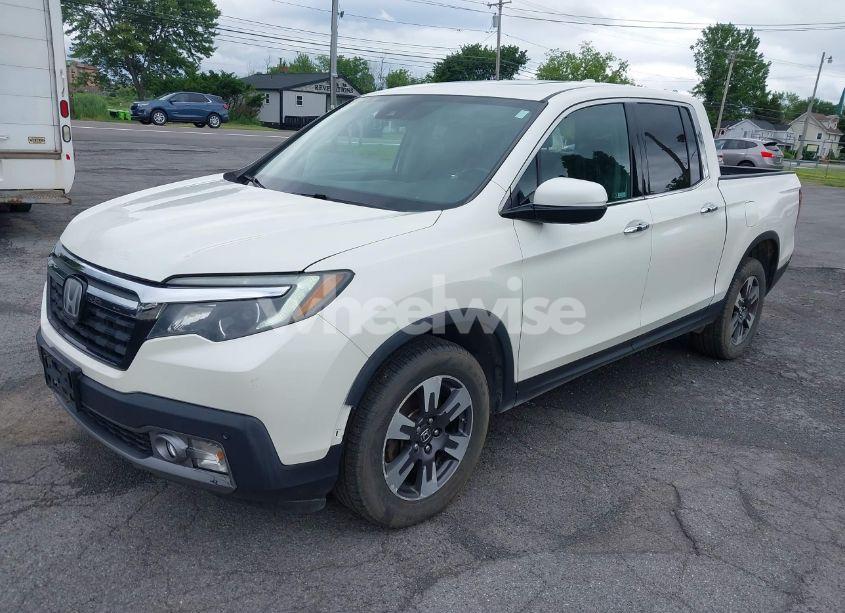 Photo 2 of 2019 Honda Ridgeline RTL-E (VIN 5FPYK3F71KB017498)