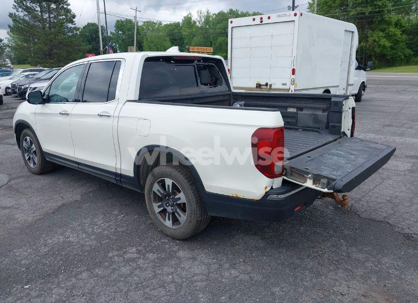 Photo 3 of 2019 Honda Ridgeline RTL-E (VIN 5FPYK3F71KB017498)