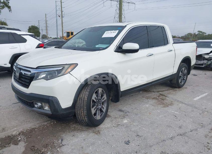 Photo 2 of 2019 Honda Ridgeline RTL-E (VIN 5FPYK3F71KB021695)