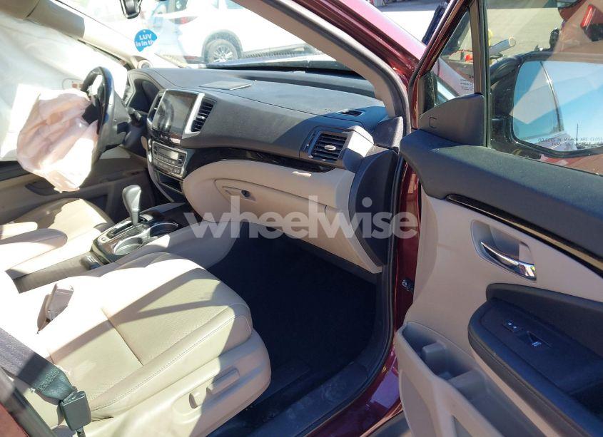 Photo 5 of 2019 Honda Ridgeline RTL-E (VIN 5FPYK3F72KB024461)