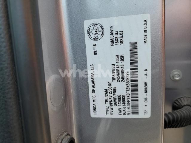 Photo 3 of 2019 HONDA RIDGELINE RTL (VIN 5FPYK3F72KB502829)