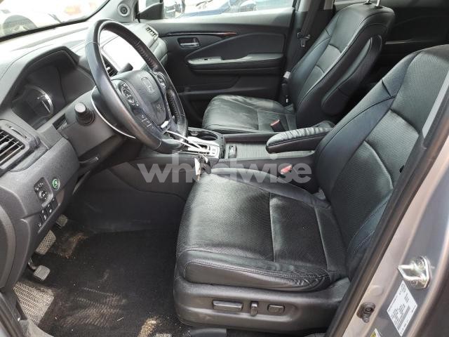 Photo 9 of 2019 HONDA RIDGELINE RTL (VIN 5FPYK3F72KB502829)