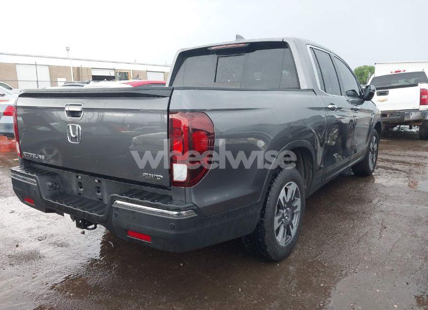 Photo 4 of 2018 Honda Ridgeline RTL-E (VIN 5FPYK3F74JB012181)