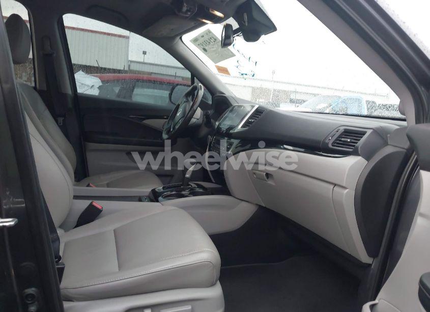 Photo 5 of 2018 Honda Ridgeline RTL-E (VIN 5FPYK3F74JB012181)