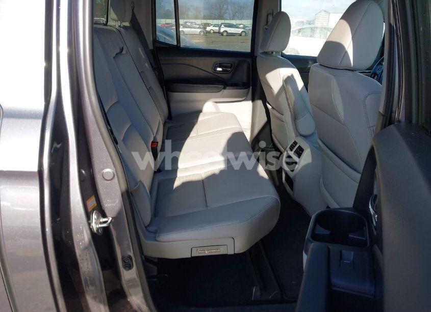 Photo 8 of 2017 Honda Ridgeline RTL-E (VIN 5FPYK3F75HB004407)