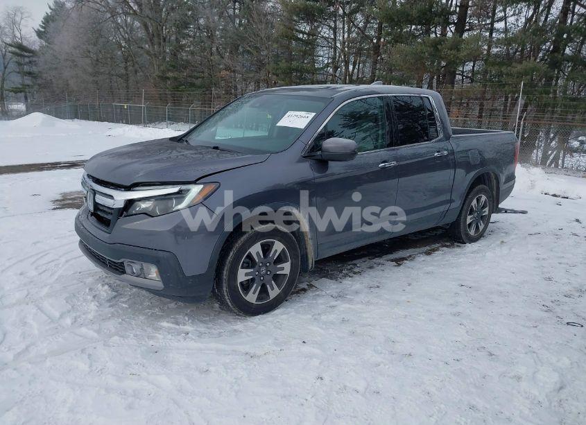 Photo 2 of 2017 Honda Ridgeline RTL-E (VIN 5FPYK3F75HB035253)