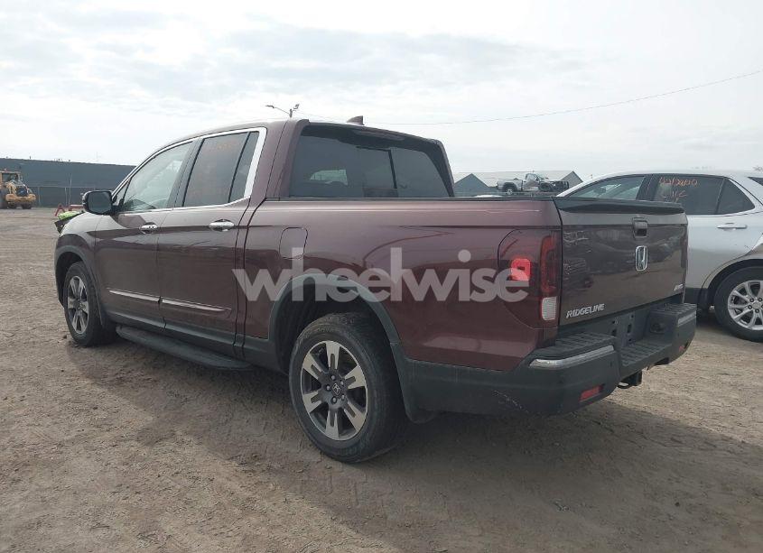 Photo 3 of 2018 Honda Ridgeline RTL-E (VIN 5FPYK3F76JB004521)