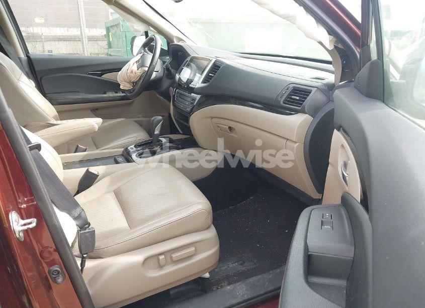 Photo 5 of 2018 Honda Ridgeline RTL-E (VIN 5FPYK3F76JB004521)