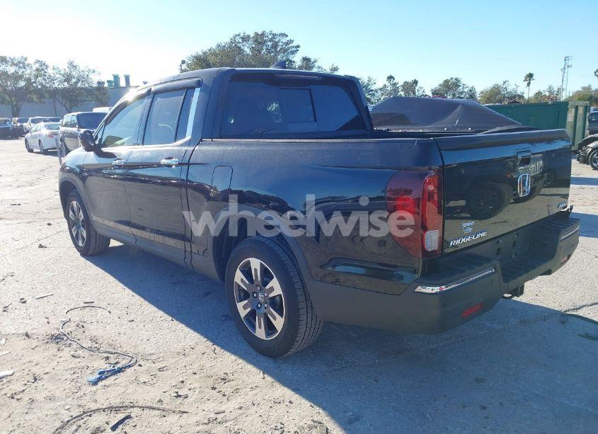 Photo 3 of 2018 Honda Ridgeline RTL-E (VIN 5FPYK3F76JB011291)