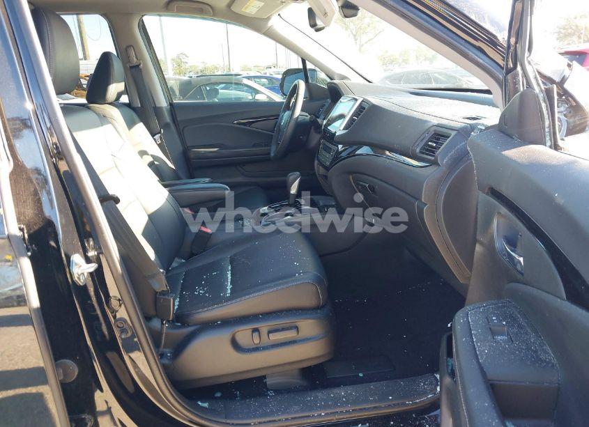 Photo 5 of 2018 Honda Ridgeline RTL-E (VIN 5FPYK3F76JB011291)