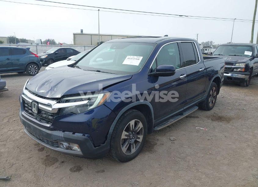 Photo 2 of 2019 Honda Ridgeline RTL-E (VIN 5FPYK3F76KB004584)