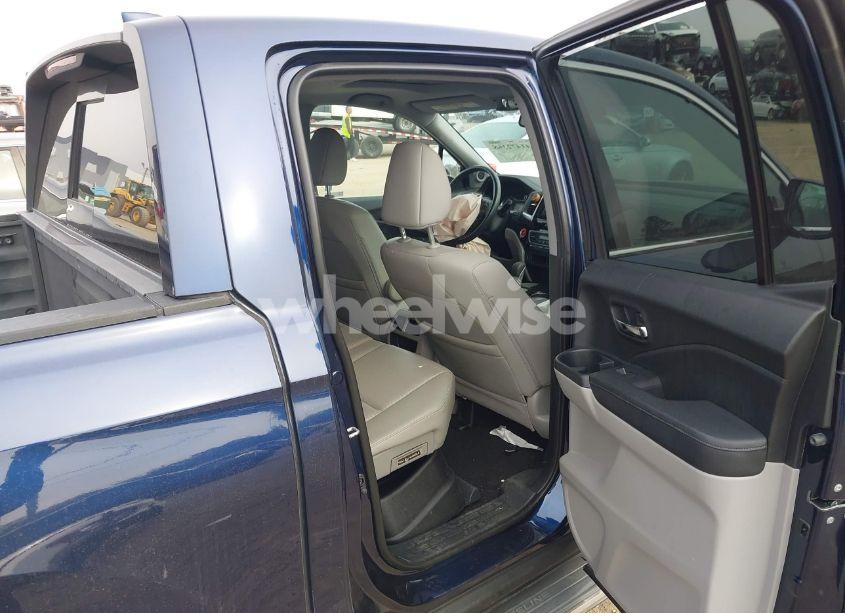 Photo 8 of 2019 Honda Ridgeline RTL-E (VIN 5FPYK3F76KB004584)