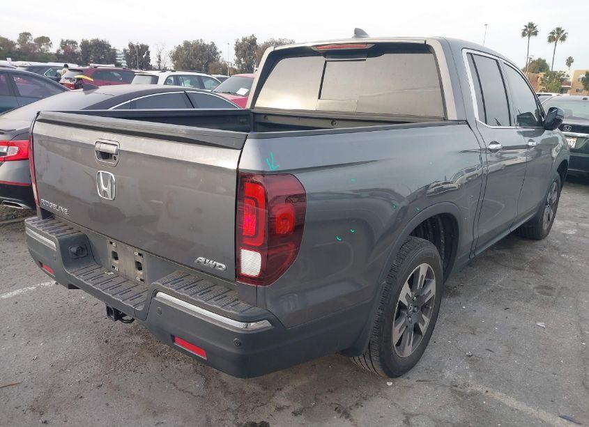 Photo 4 of 2019 Honda Ridgeline RTL-E (VIN 5FPYK3F76KB037567)