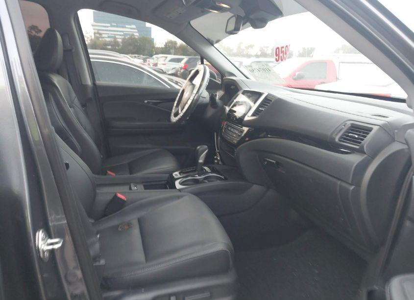 Photo 5 of 2019 Honda Ridgeline RTL-E (VIN 5FPYK3F76KB037567)