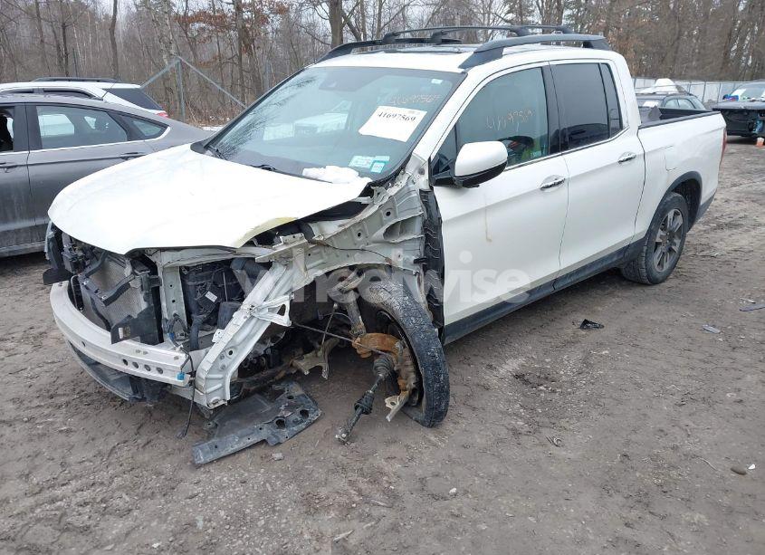 Photo 2 of 2019 Honda Ridgeline RTL-E (VIN 5FPYK3F77KB007879)