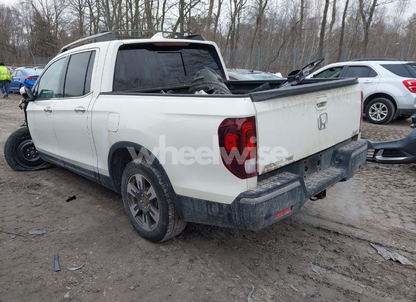 Photo 3 of 2019 Honda Ridgeline RTL-E (VIN 5FPYK3F77KB007879)