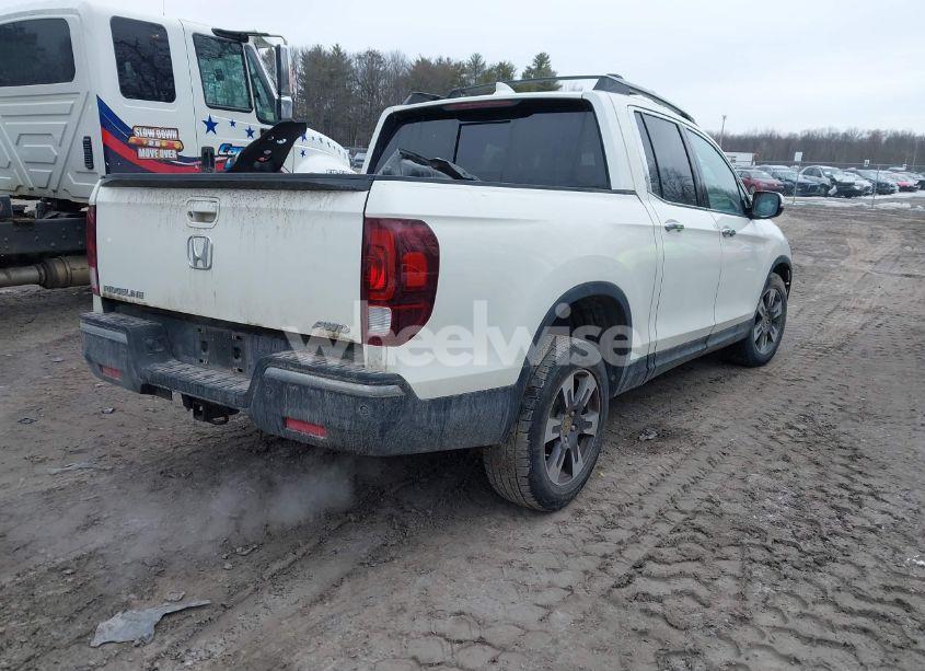 Photo 4 of 2019 Honda Ridgeline RTL-E (VIN 5FPYK3F77KB007879)