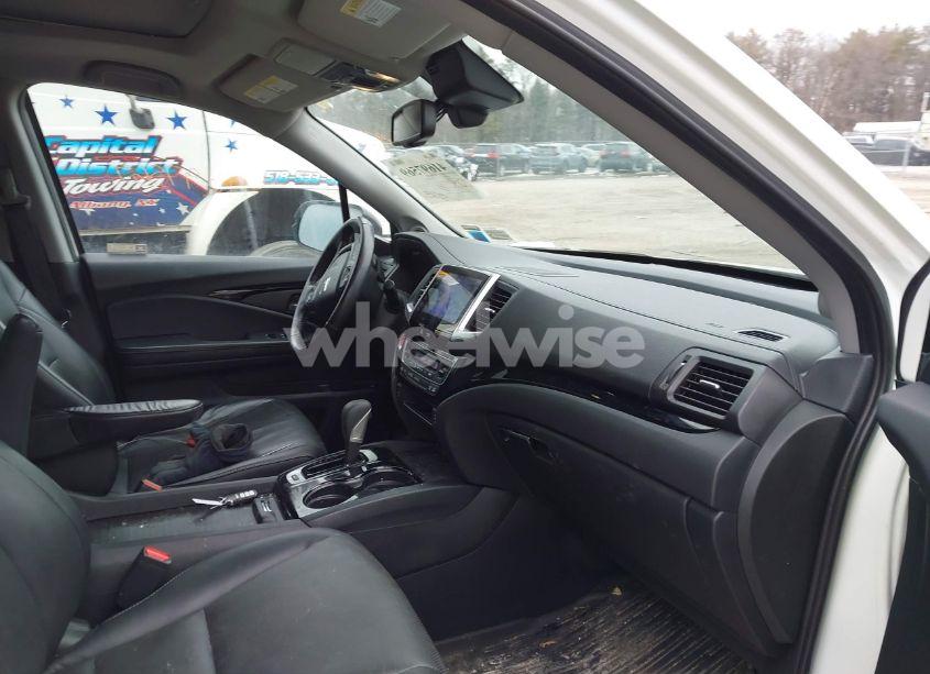 Photo 5 of 2019 Honda Ridgeline RTL-E (VIN 5FPYK3F77KB007879)