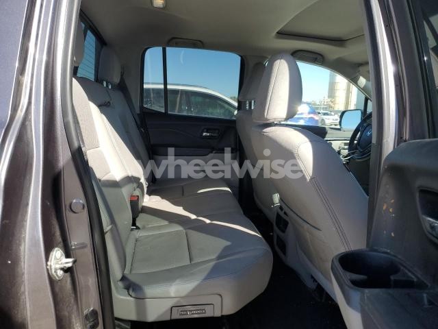 Photo 6 of 2020 HONDA RIDGELINE RTL N/A (VIN 5FPYK3F78LB010131)