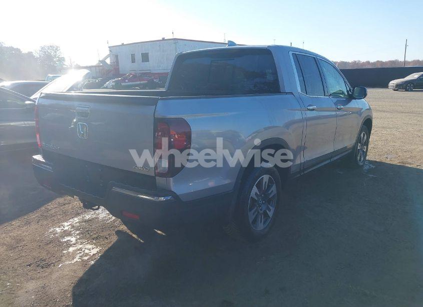 Photo 4 of 2018 Honda Ridgeline RTL-E (VIN 5FPYK3F79JB008806)
