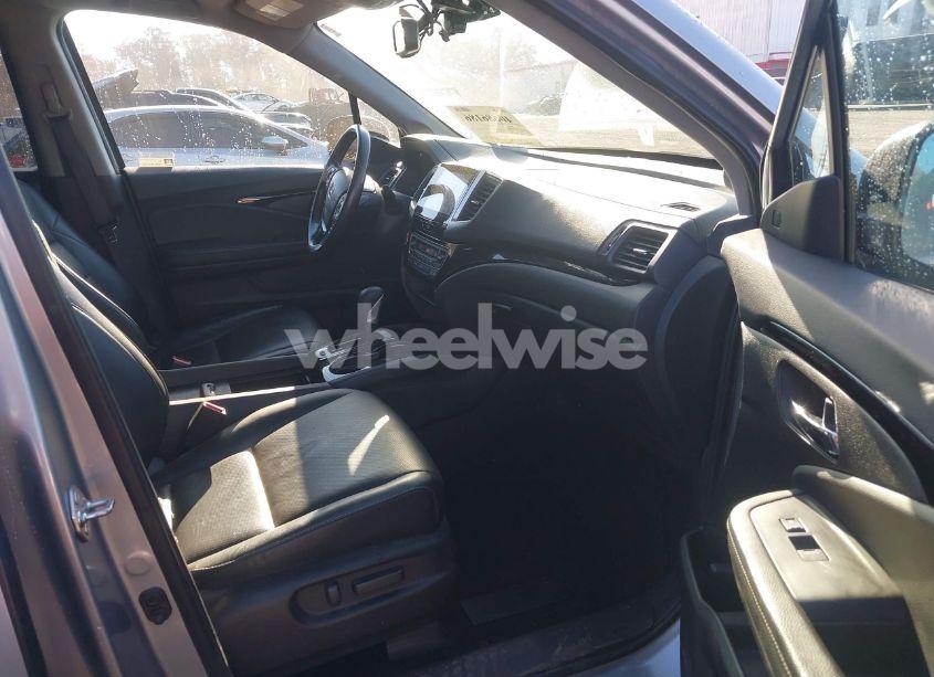 Photo 5 of 2018 Honda Ridgeline RTL-E (VIN 5FPYK3F79JB008806)