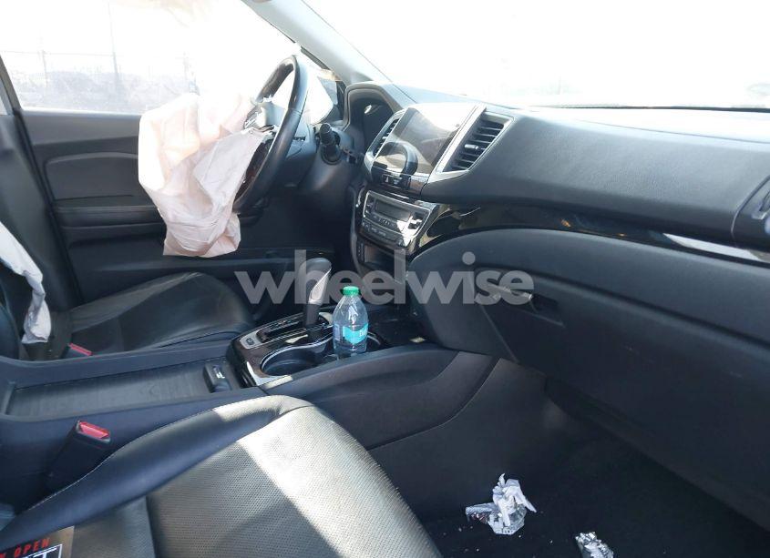 Photo 5 of 2019 Honda Ridgeline RTL-E (VIN 5FPYK3F7XKB033652)