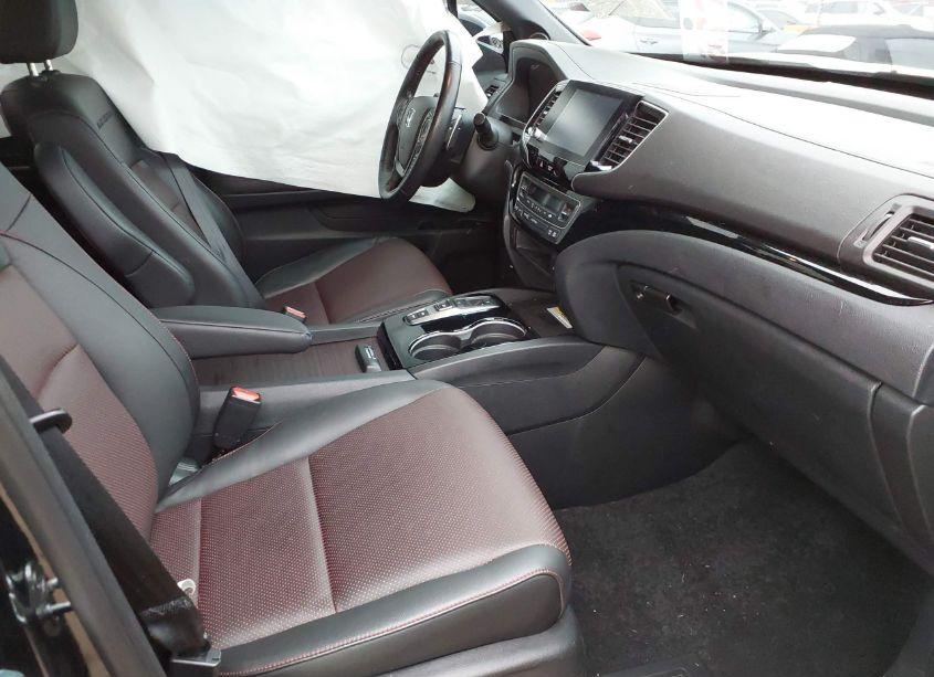 Photo 5 of 2021 Honda Ridgeline BLACK EDITION (VIN 5FPYK3F88MB021673)