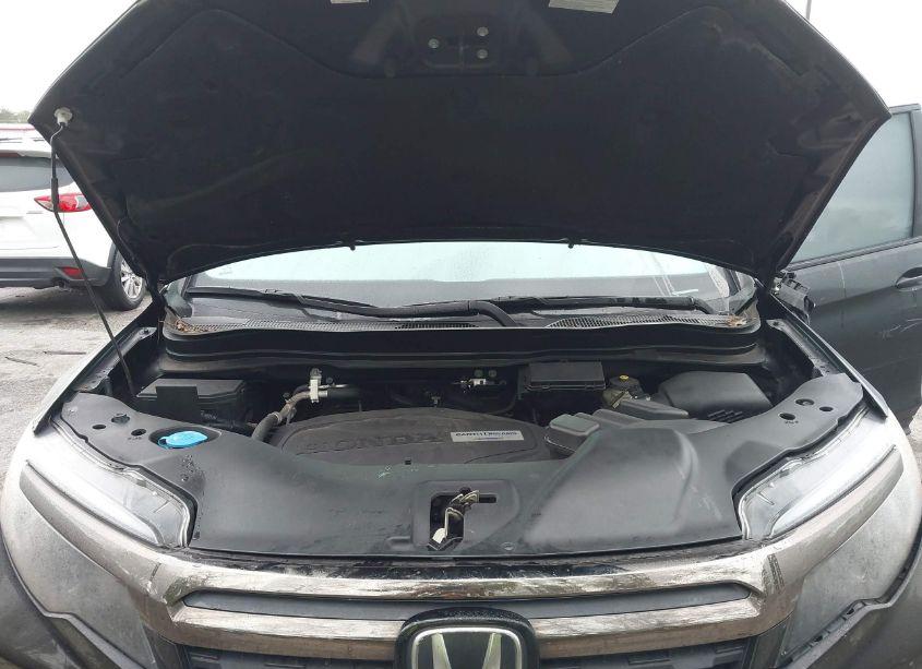 Photo 10 of 2017 Honda Ridgeline BLACK EDITION (VIN 5FPYK3F89HB016925)