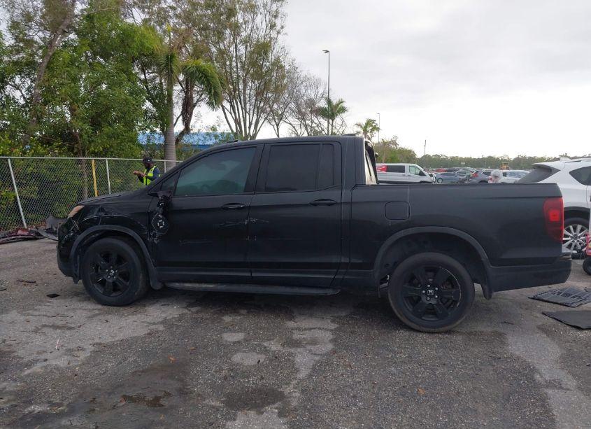 Photo 14 of 2017 Honda Ridgeline BLACK EDITION (VIN 5FPYK3F89HB016925)