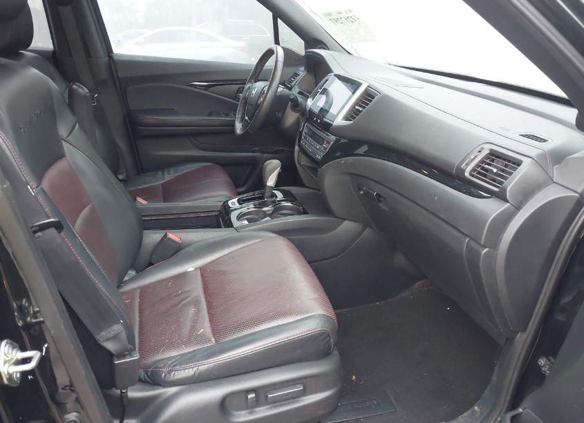 Photo 5 of 2017 Honda Ridgeline BLACK EDITION (VIN 5FPYK3F89HB016925)