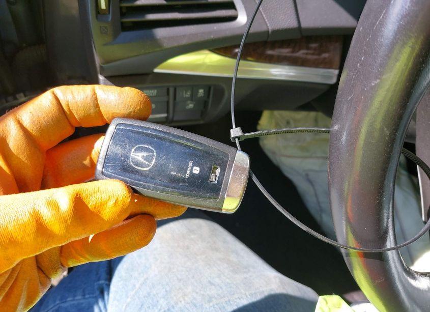 Photo 11 of 2017 Acura Mdx TECHNOLOGY ENTERTAINMENT PKGS (VIN 5FRYD4H76HB007269)