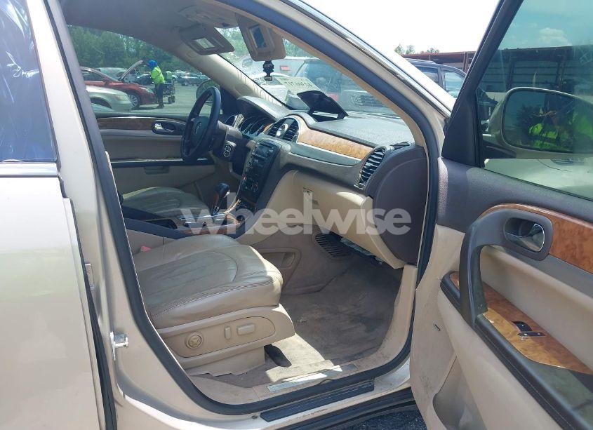 Photo 5 of 2008 Buick Enclave CXL (VIN 5GAER23728J170898)