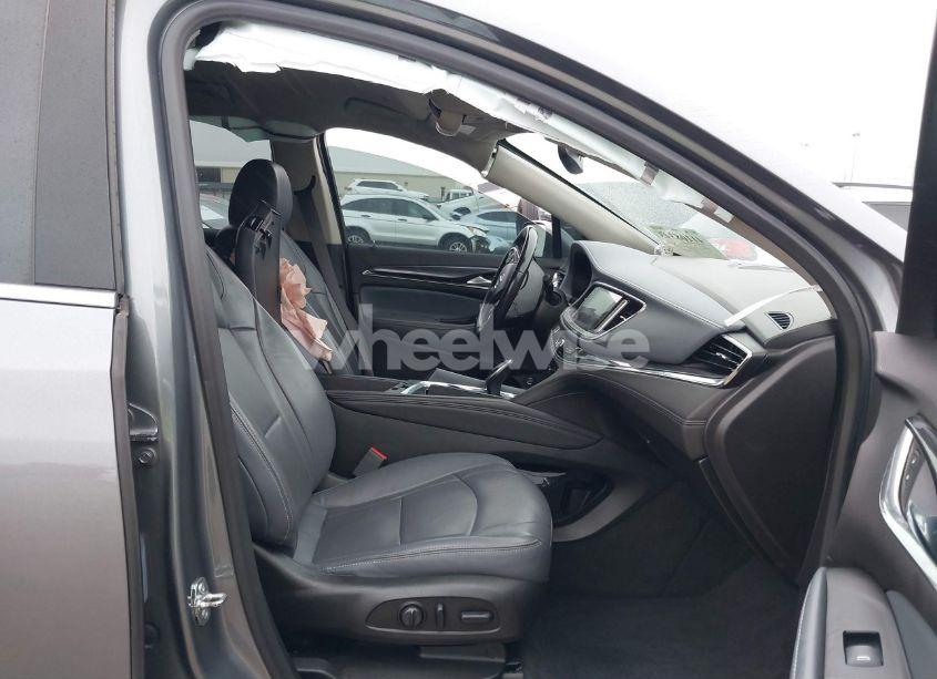 Photo 5 of 2019 Buick Enclave FWD ESSENCE (VIN 5GAERBKW0KJ125913)