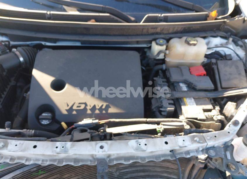 Photo 10 of 2019 Buick Enclave FWD ESSENCE (VIN 5GAERBKW1KJ181830)