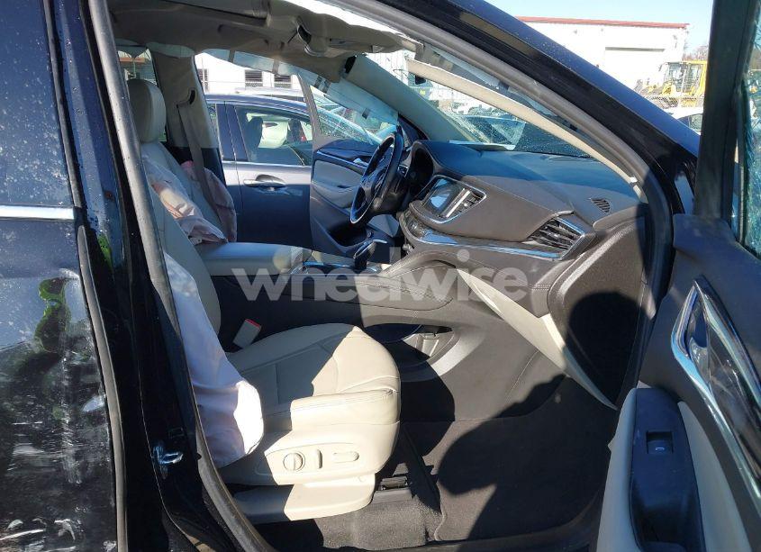 Photo 5 of 2020 Buick Enclave FWD ESSENCE (VIN 5GAERBKW1LJ279757)