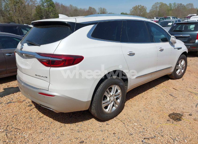 Photo 4 of 2018 Buick Enclave ESSENCE (VIN 5GAERBKW4JJ143930)