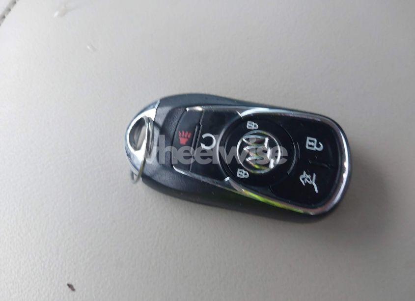 Photo 11 of 2018 Buick Enclave ESSENCE (VIN 5GAERBKW6JJ214965)