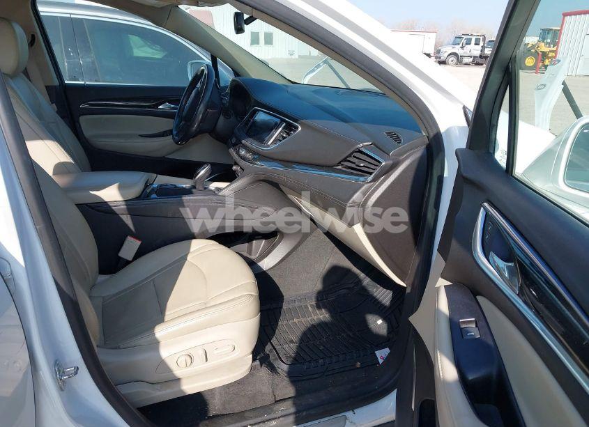 Photo 5 of 2019 Buick Enclave FWD ESSENCE (VIN 5GAERBKW8KJ190783)